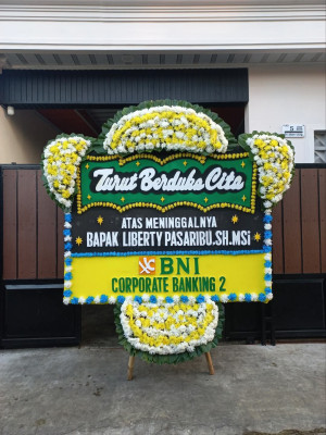 Papan Bunga Duka di Tahuna Timur